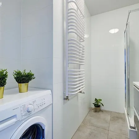 Apartamento Szwedzka 4 + Balcony Varsovia