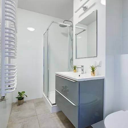 Szwedzka 4 Studio + Balcony Apartment *